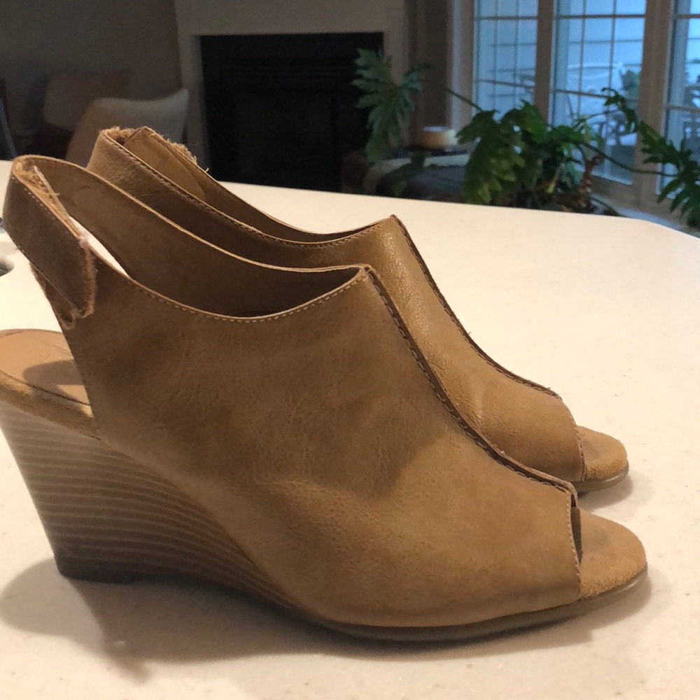 Peep toe wedge by Aerosoles